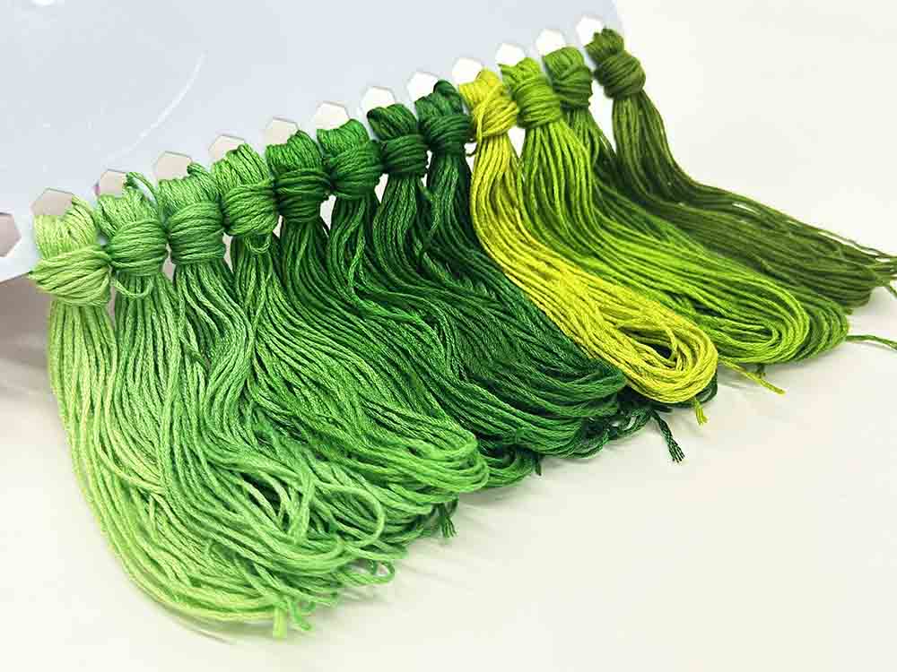 12pcs Gradient Green Color Series Cross Stitch Thread Polyester 6-Strand Braided Thread DIY Embroidery Floss Cross Stitch Thread